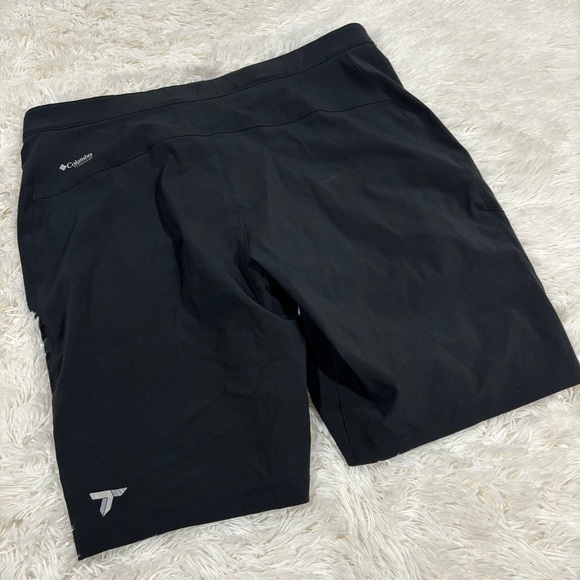 Columbia Titanium Omni Shield Belted Black Fir Ridge Shorts Size 12/44 - Picture 8 of 10